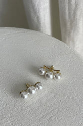 Eva Three Pearl Earrings Gold