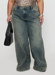 Ribbon Stamp Low Rise Wide Leg Jeans Antique Wash Curve